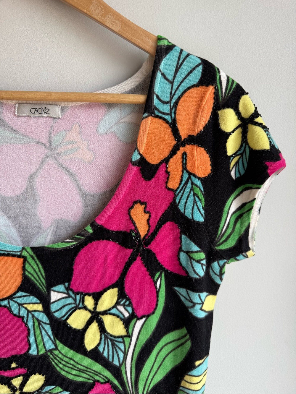 Cache Y2K Tropical Floral Top Medium Bright Stretch Knit Tee Beaded Summer Cute! - Picture 3 of 11